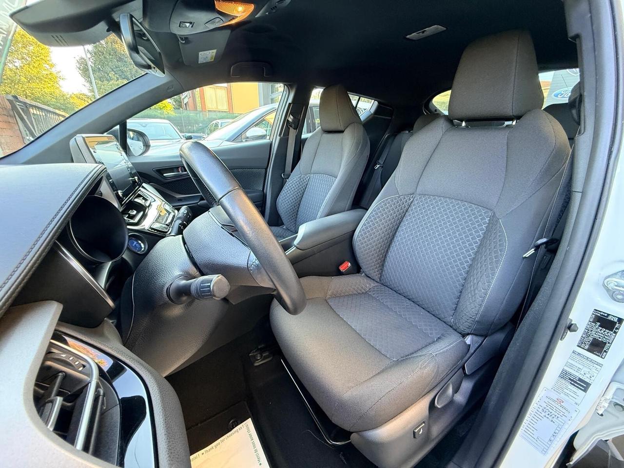 Toyota C-HR 1.8 Hybrid E-CVT Lounge