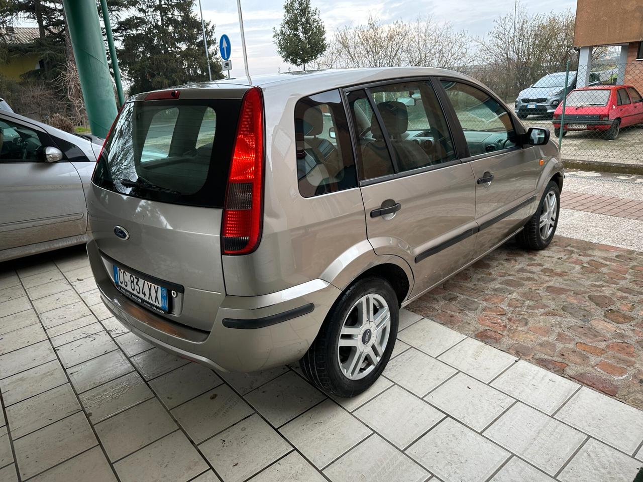 Ford Fusion 1.4 NEOPATENTATI (12 RATE)