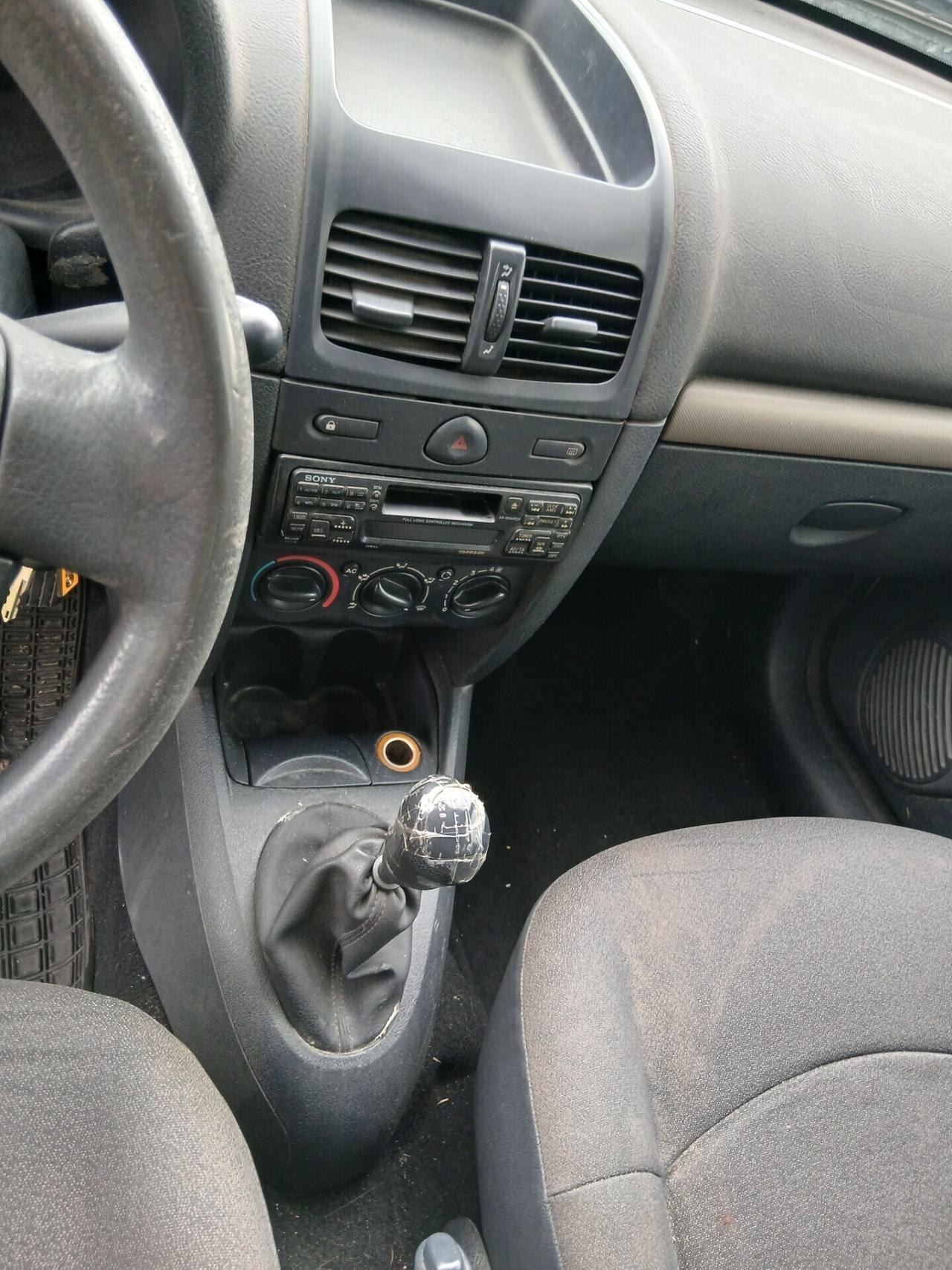 Renault Clio 1.5 diesel 65 cv