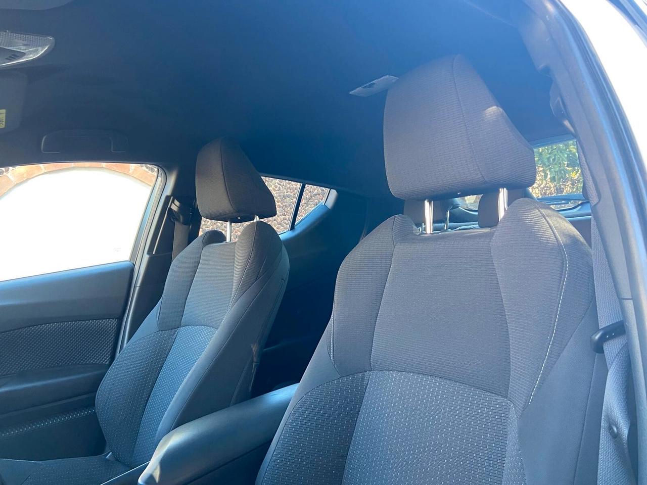 Toyota C-HR 1.8 Hybrid E-CVT Active