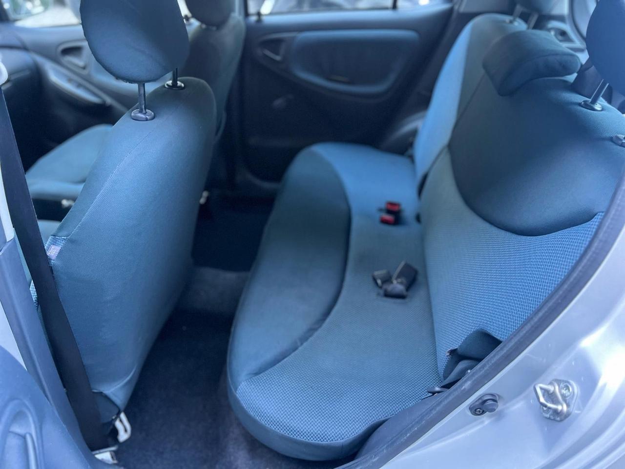 Toyota Yaris 1.0i 16V cat 5p Expo Clima