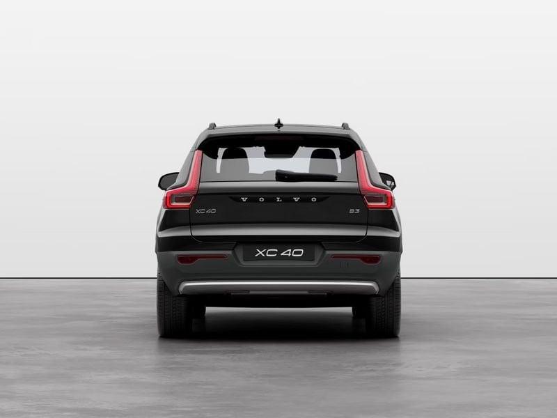 Volvo XC40 B3 163+11 CV Mild Hybrid Automatico Essential