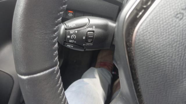 PEUGEOT 2008 *PROMO* PureTech 100 S&S Allure