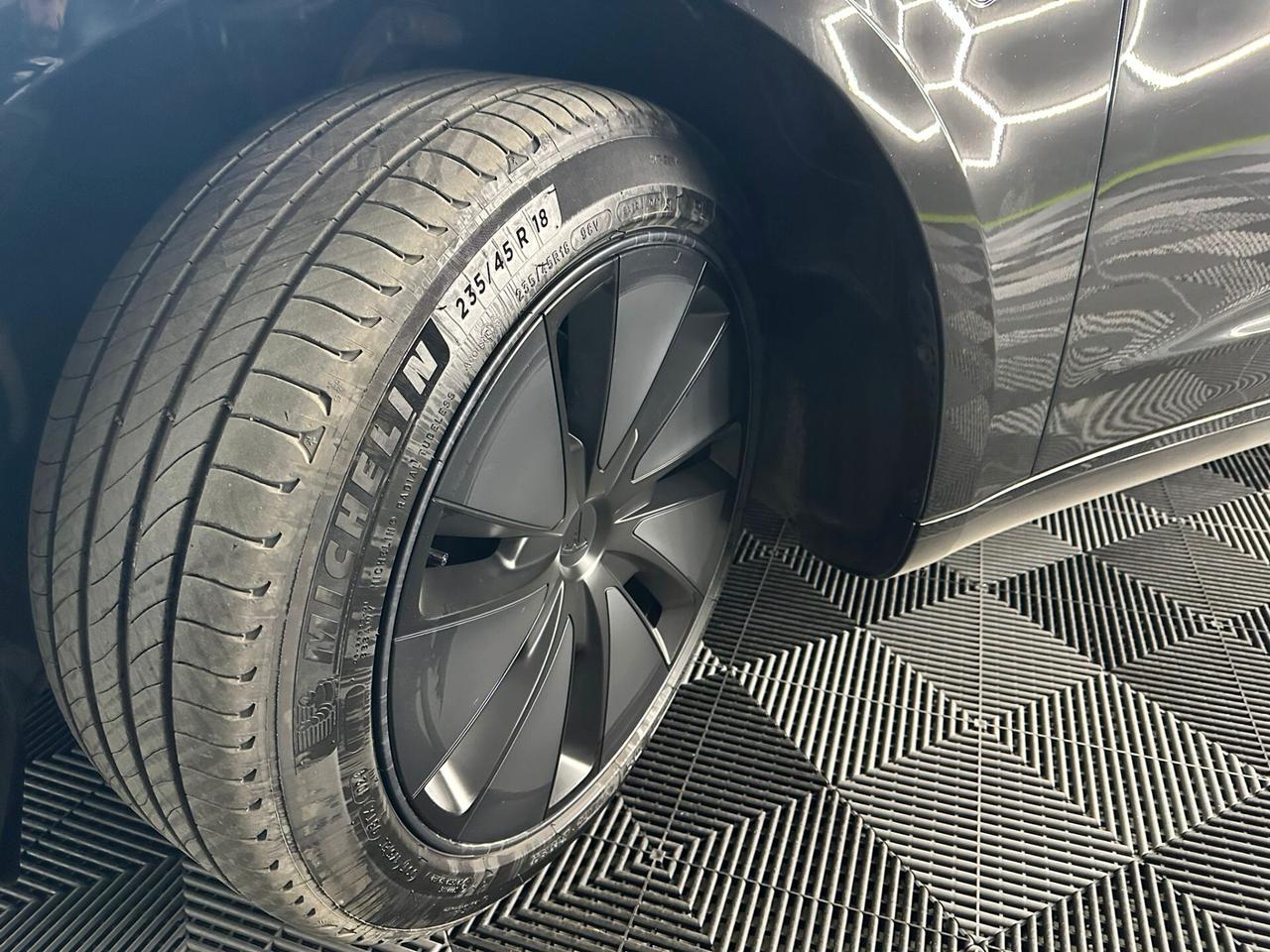 Tesla Model 3 NV35 RWD Premium