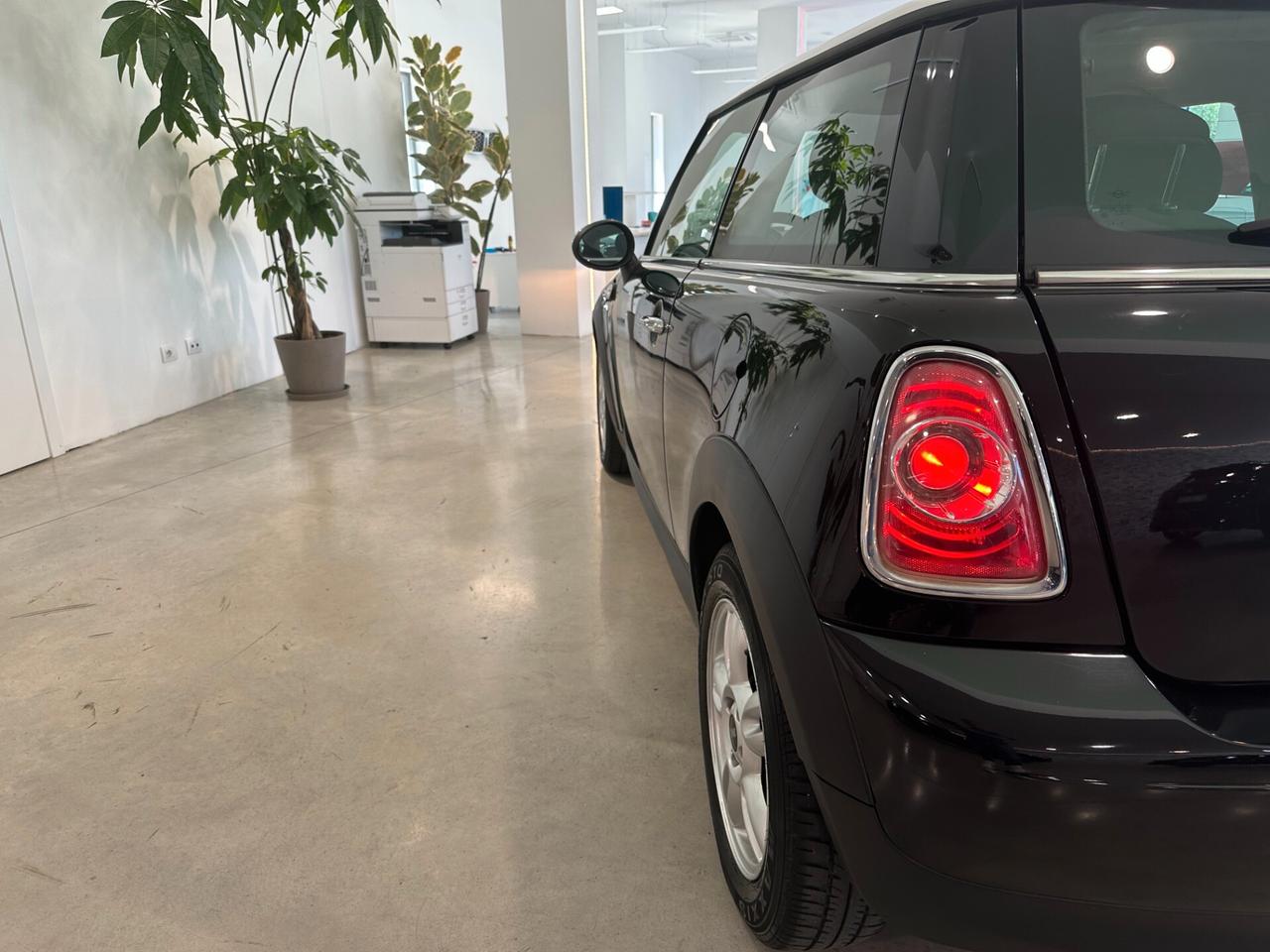 Mini One 1.6 Benz Hatchback Neo Patentati