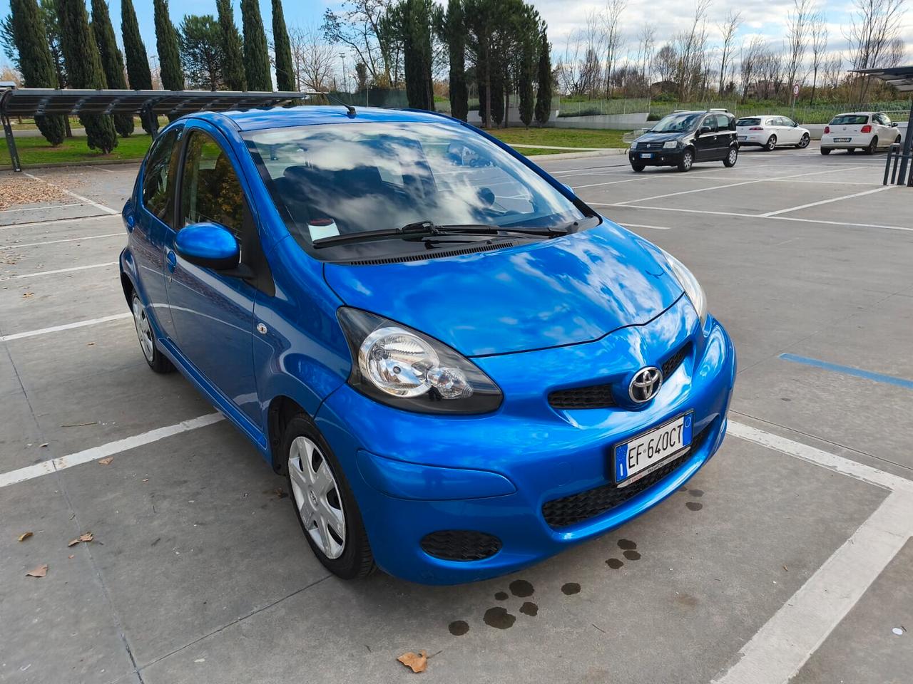 Toyota Aygo 1.0 12V VVT-i 5 porte Sol AUTOMATICA