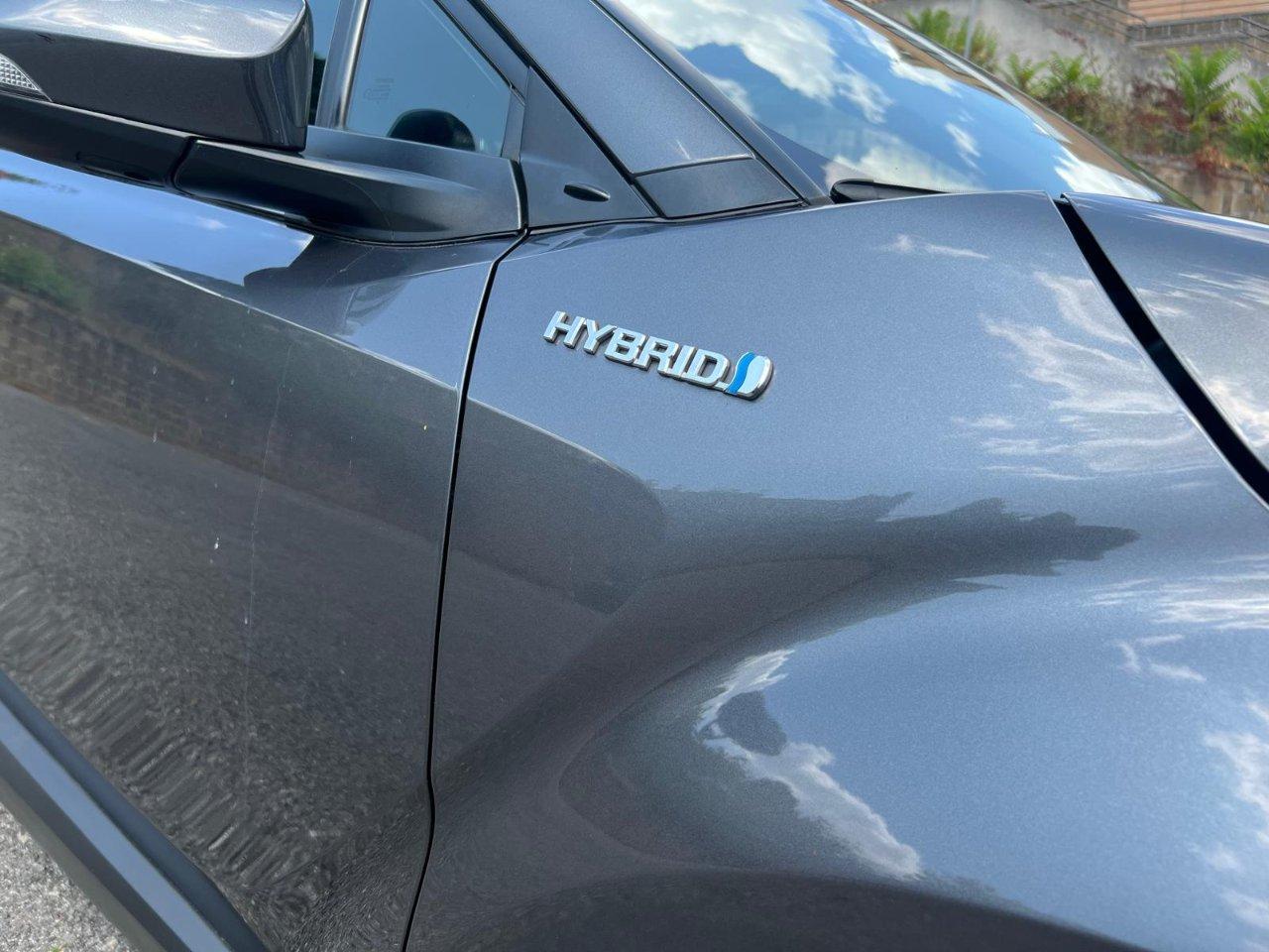 Toyota C-HR 5 Porte C-HR 1.8h Lounge 2wd e-cvt my18