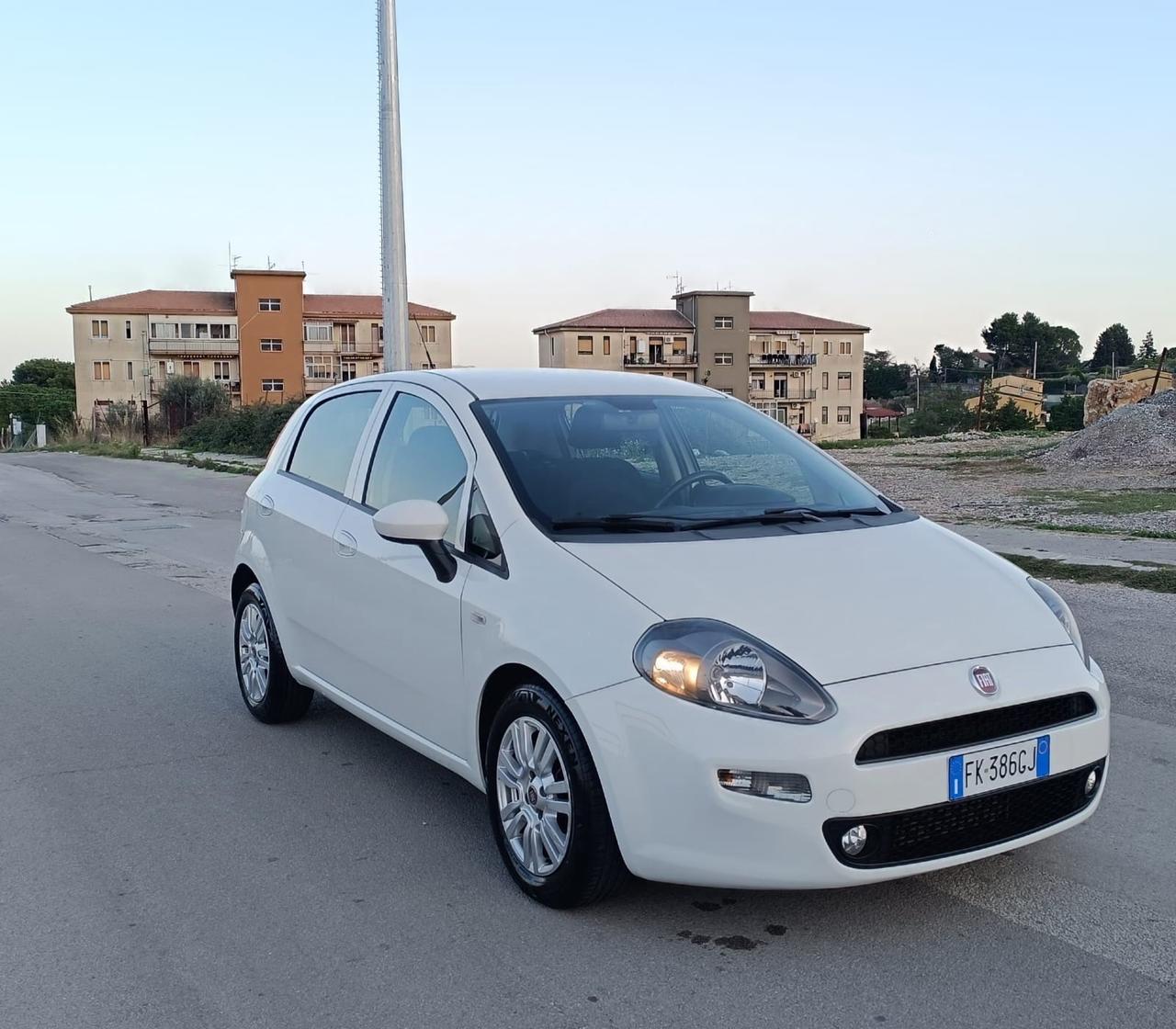 Fiat Punto 1.3 MJT II S&S 95 CV 5 porte Street