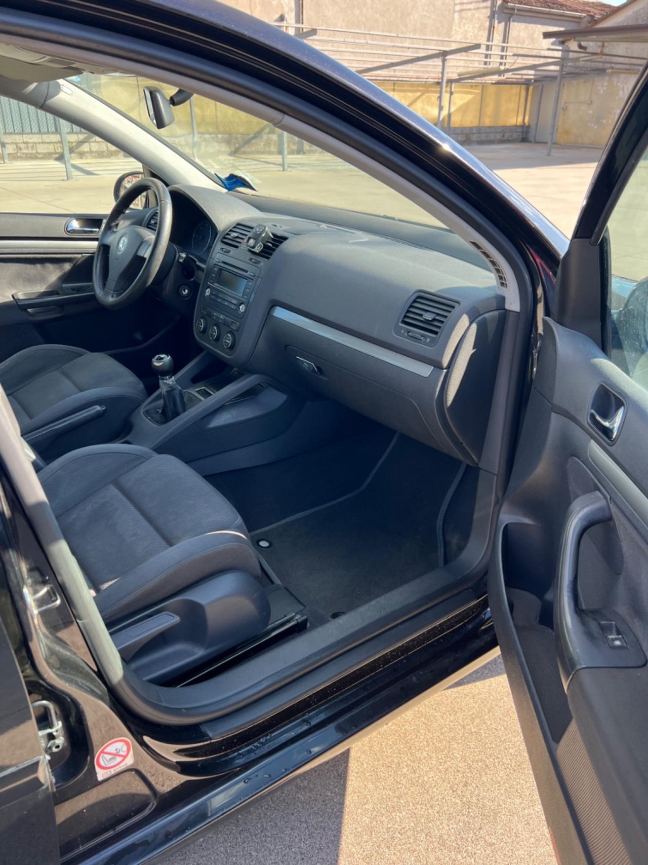 Volkswagen Golf 2.0 16V TDI 5p. Sportline