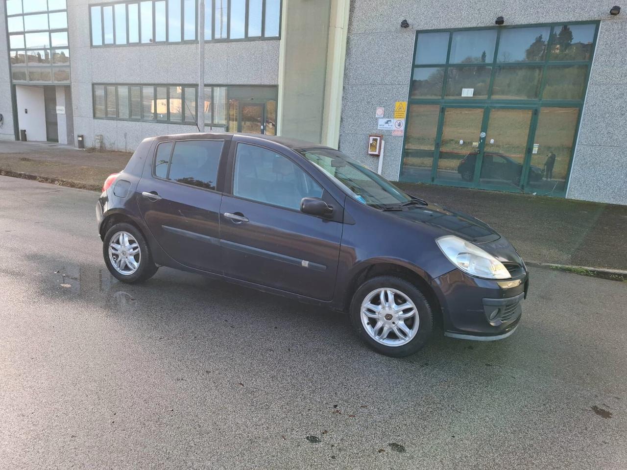Renault Clio 1.2 16V 5 porte Luxe