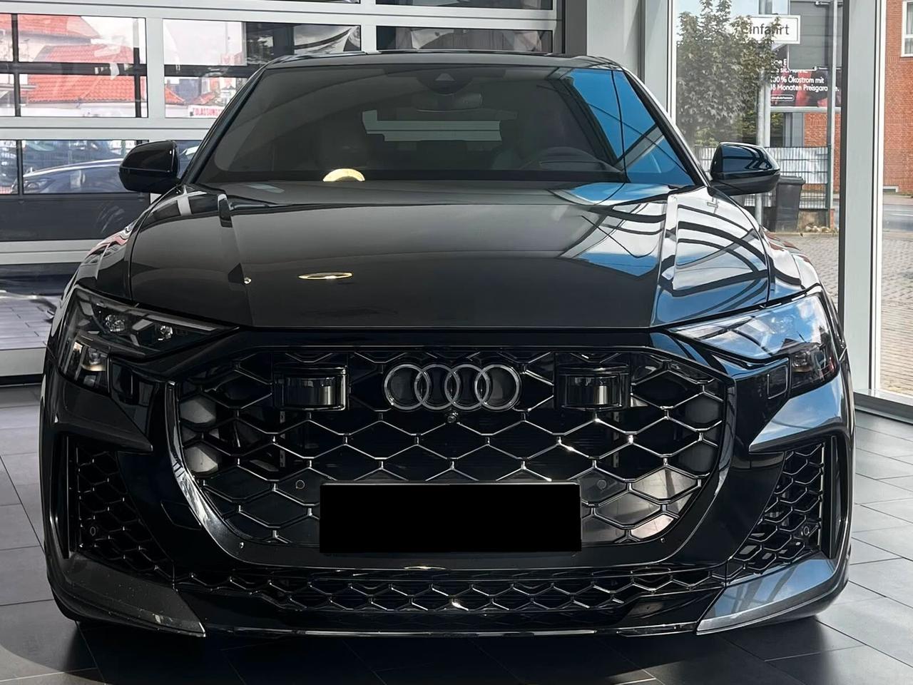 Audi Q8 RS TFSI V8 quattro tiptronic