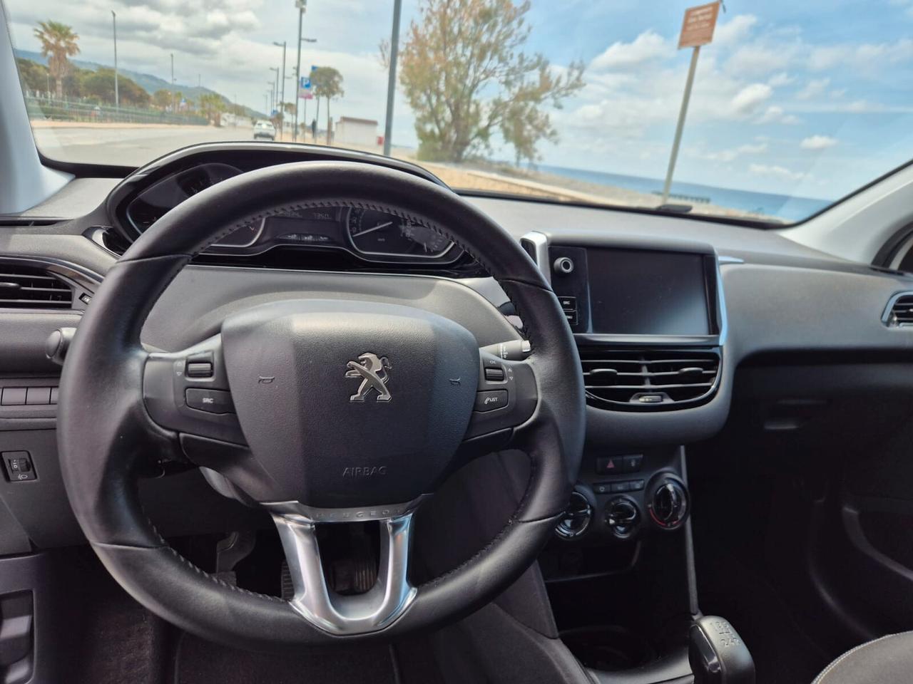 Peugeot 208 PureTech 82 5p. GPL Allure