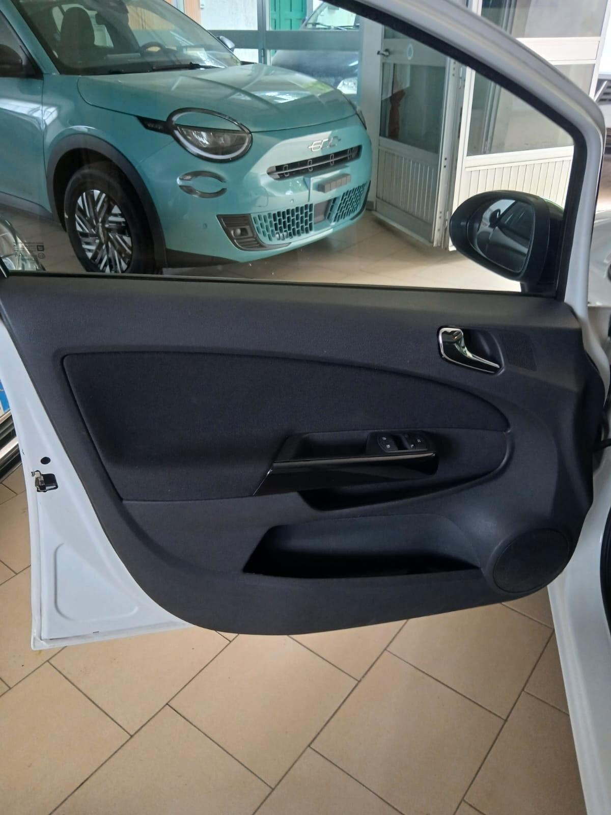 Opel Corsa 1.2 85CV 5 porte GPL-TECH Edition
