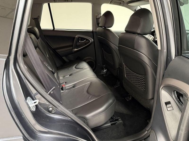 Toyota RAV4 RAV4 Crossover 2.2 d-cat Luxury 177cv