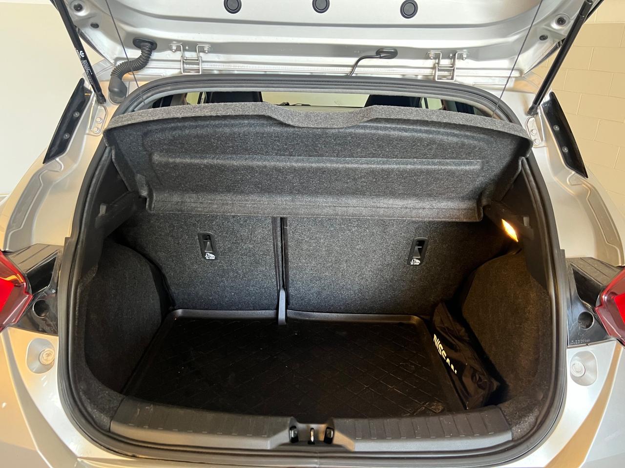 Nissan Micra 0.9 IG-T 12V 5 porte Tekna