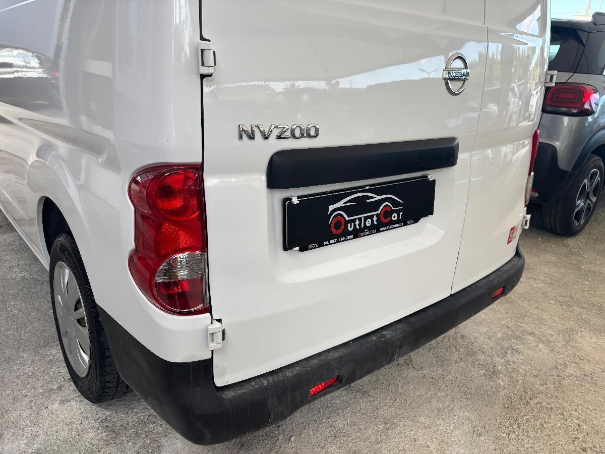 NISSAN NV200