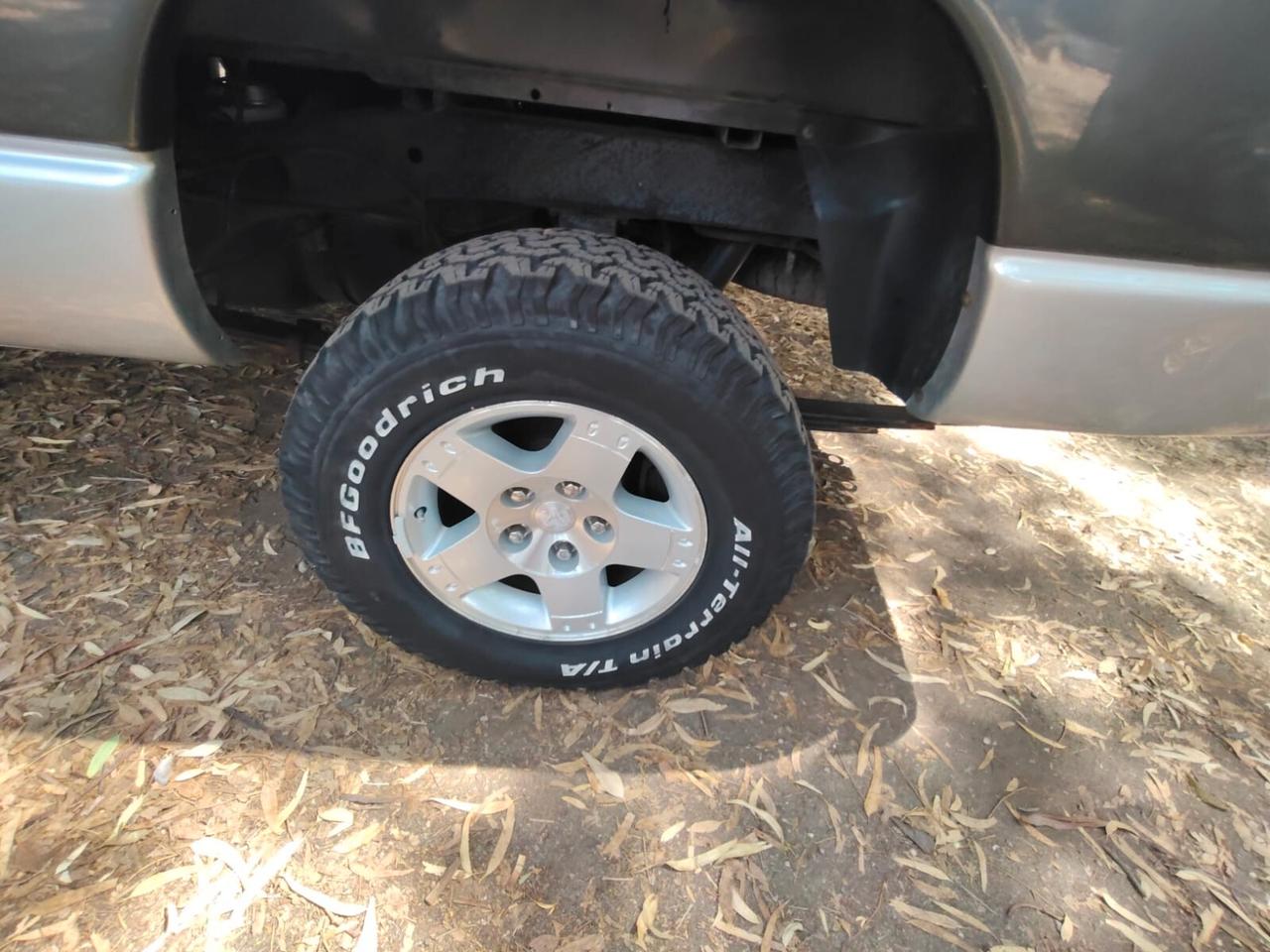 Dodge RAM SLT Long Cab