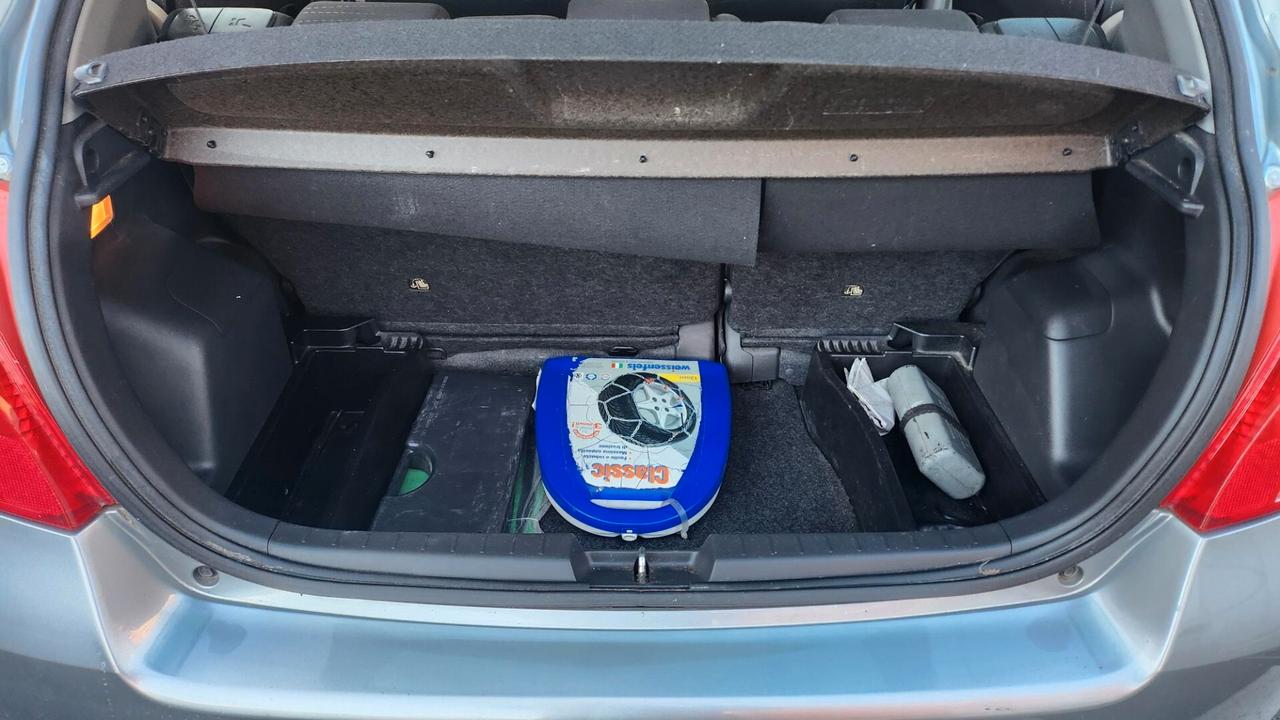 Toyota Yaris 1.0 5 porte Sol