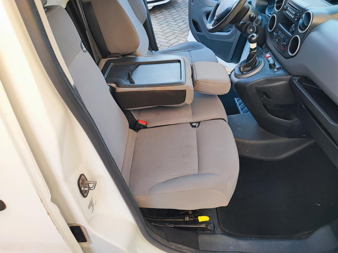 Peugeot Partner 3 Posti Euro 6 IVA COMPRESA