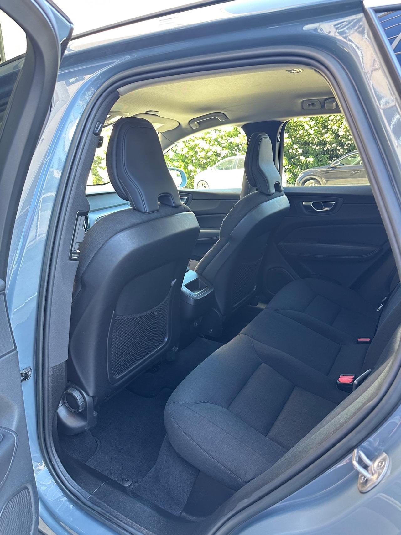 Volvo XC 60 XC60 B4 (d) AWD Geartronic Momentum