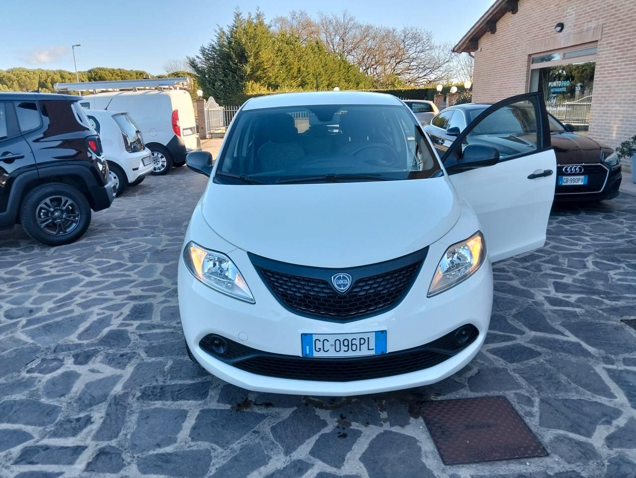 Lancia Ypsilon 1.2 69 CV 5 porte S&S Elefantino Blu