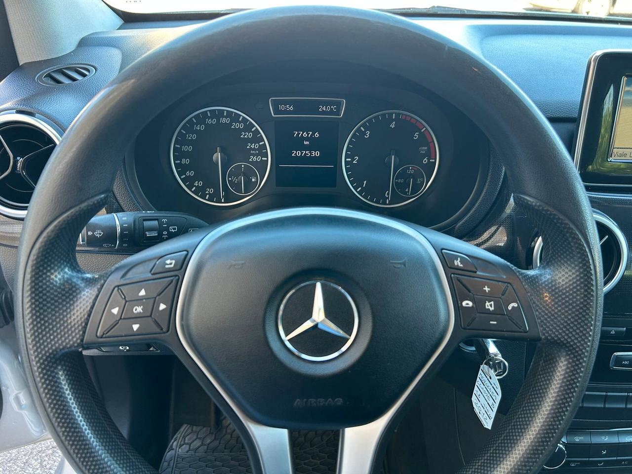 Mercedes-benz B 180 2012