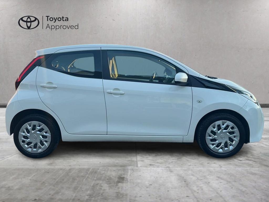 Toyota Aygo 1.0 x-play 5p
