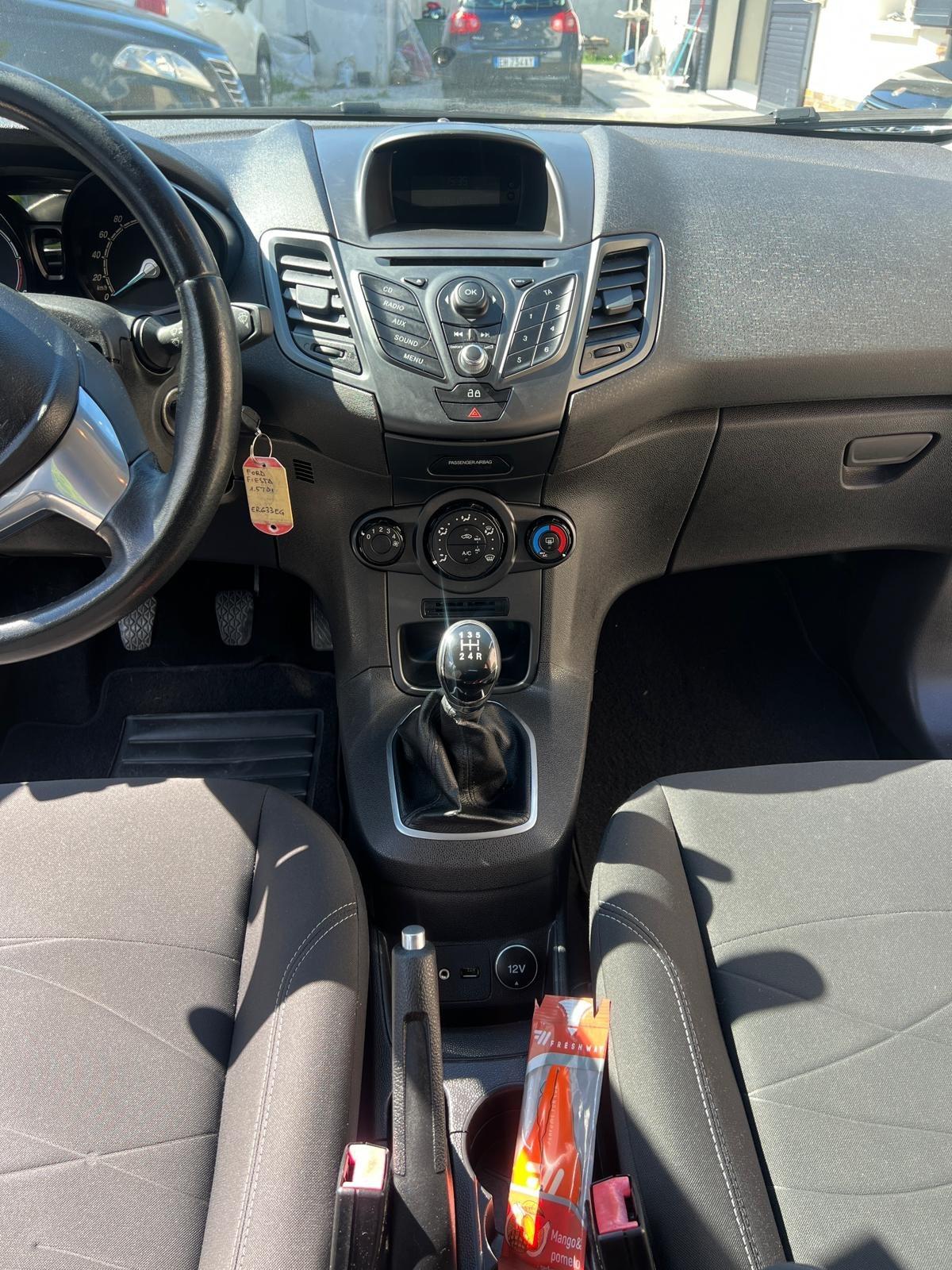 Ford Fiesta 1.5 TDCi 75CV 5 porte Titanium