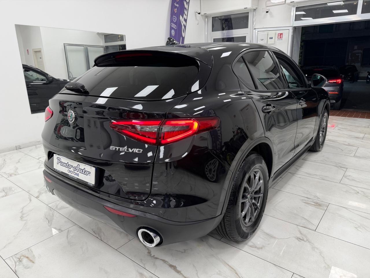 Alfa Romeo Stelvio 2.2 Turbodiesel 160 CV AT8 RWD Business