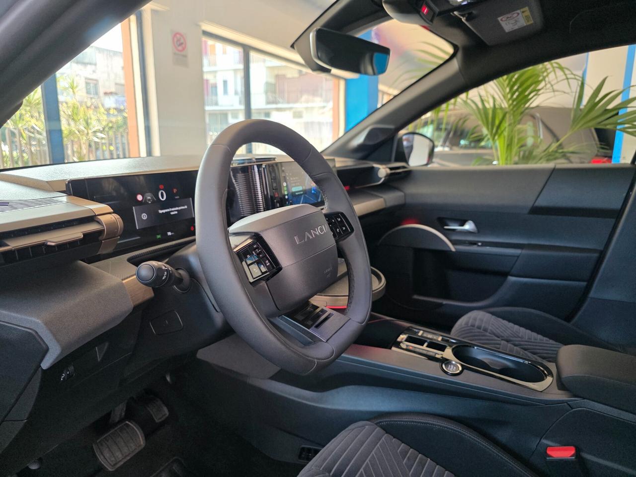 NUOVA Lancia Ypsilon Hybrid e-DCT