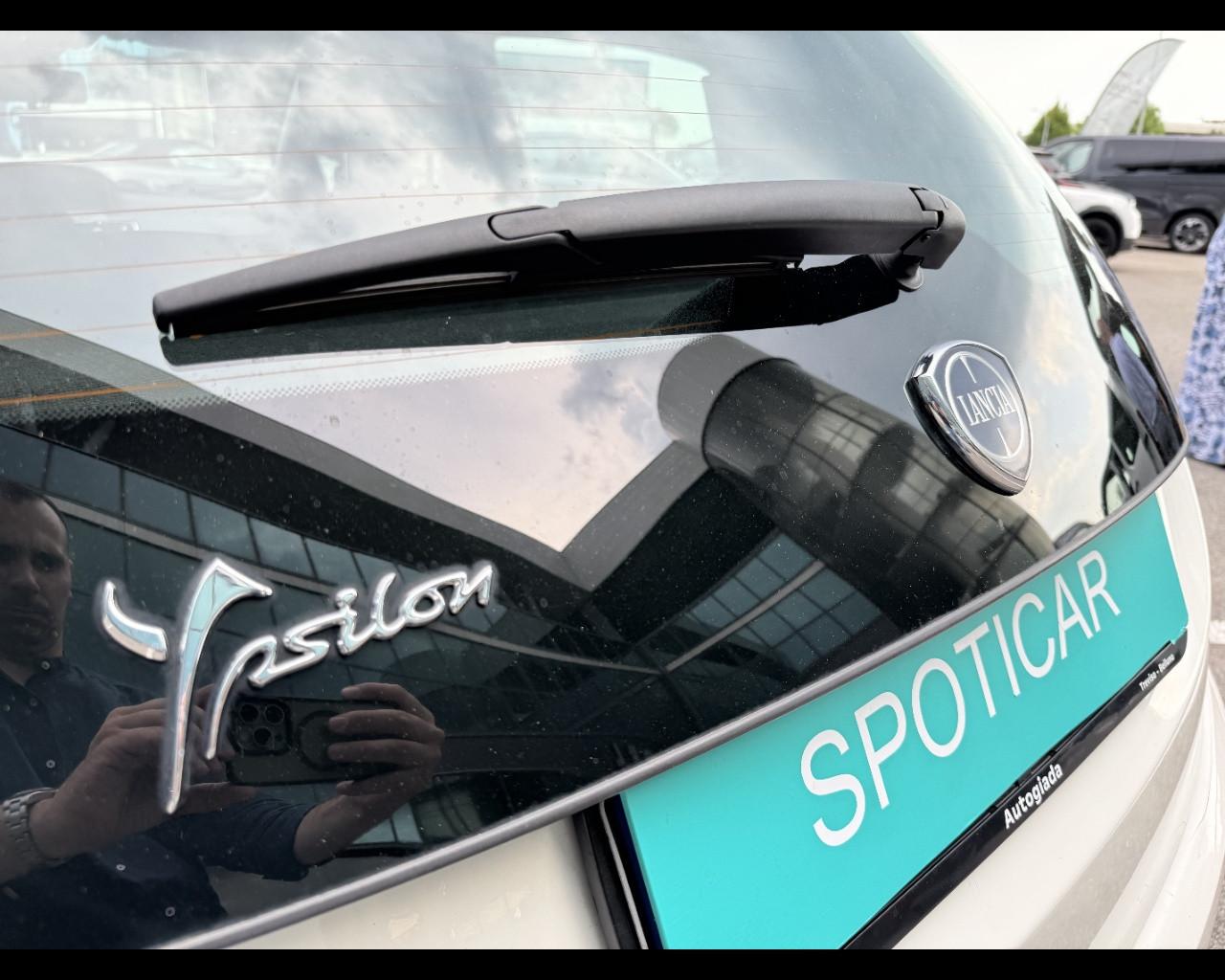LANCIA Ypsilon 3ª serie - Ypsilon 1.2 69 CV 5 porte Gold