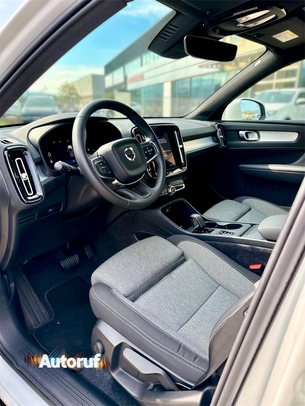 Volvo XC40 Mild Hybrid B3 163cv Crystal White 2025