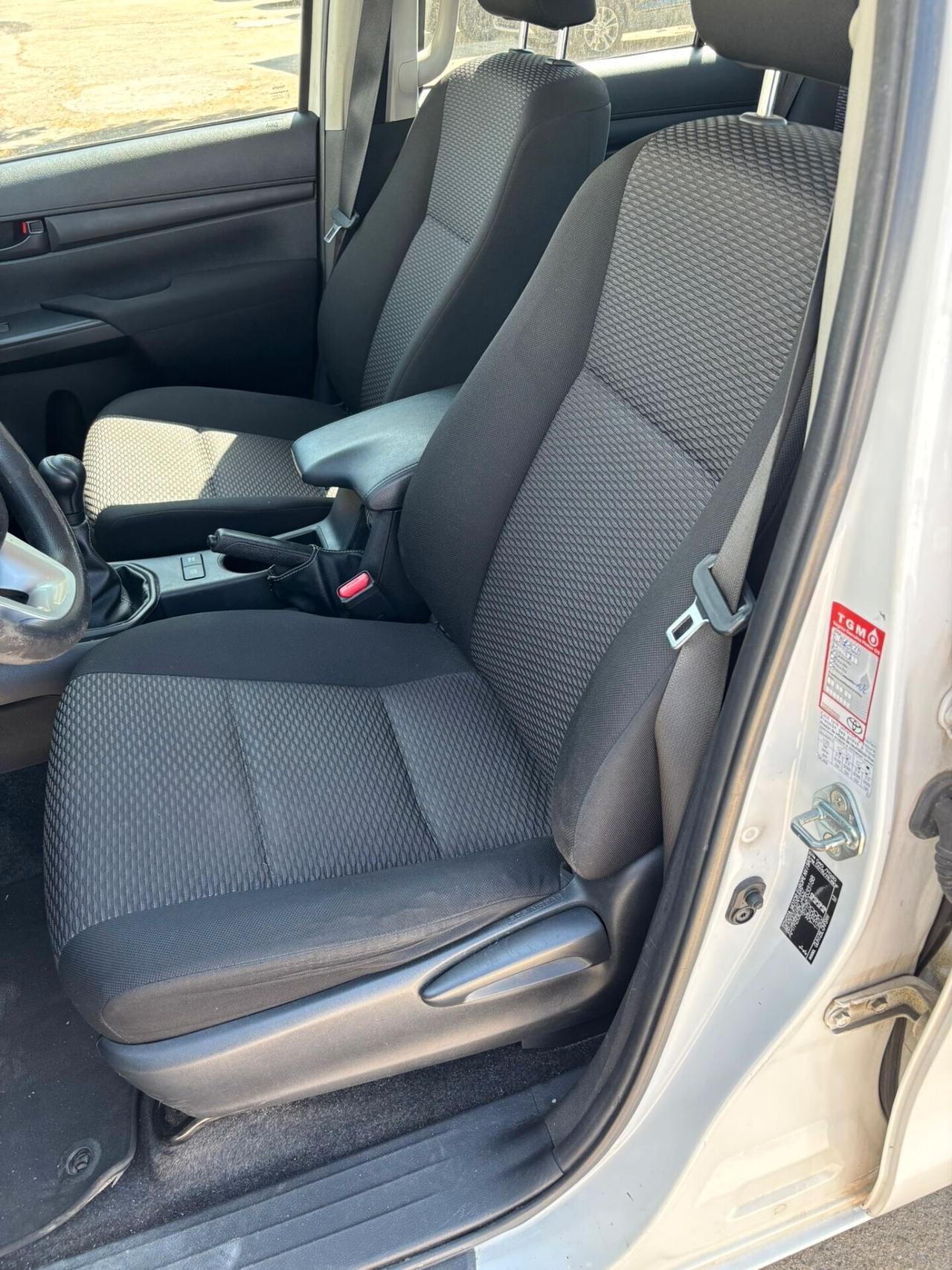 Toyota Hilux 2.4 D-4D 4WD 4 porte Double Cab Comfort