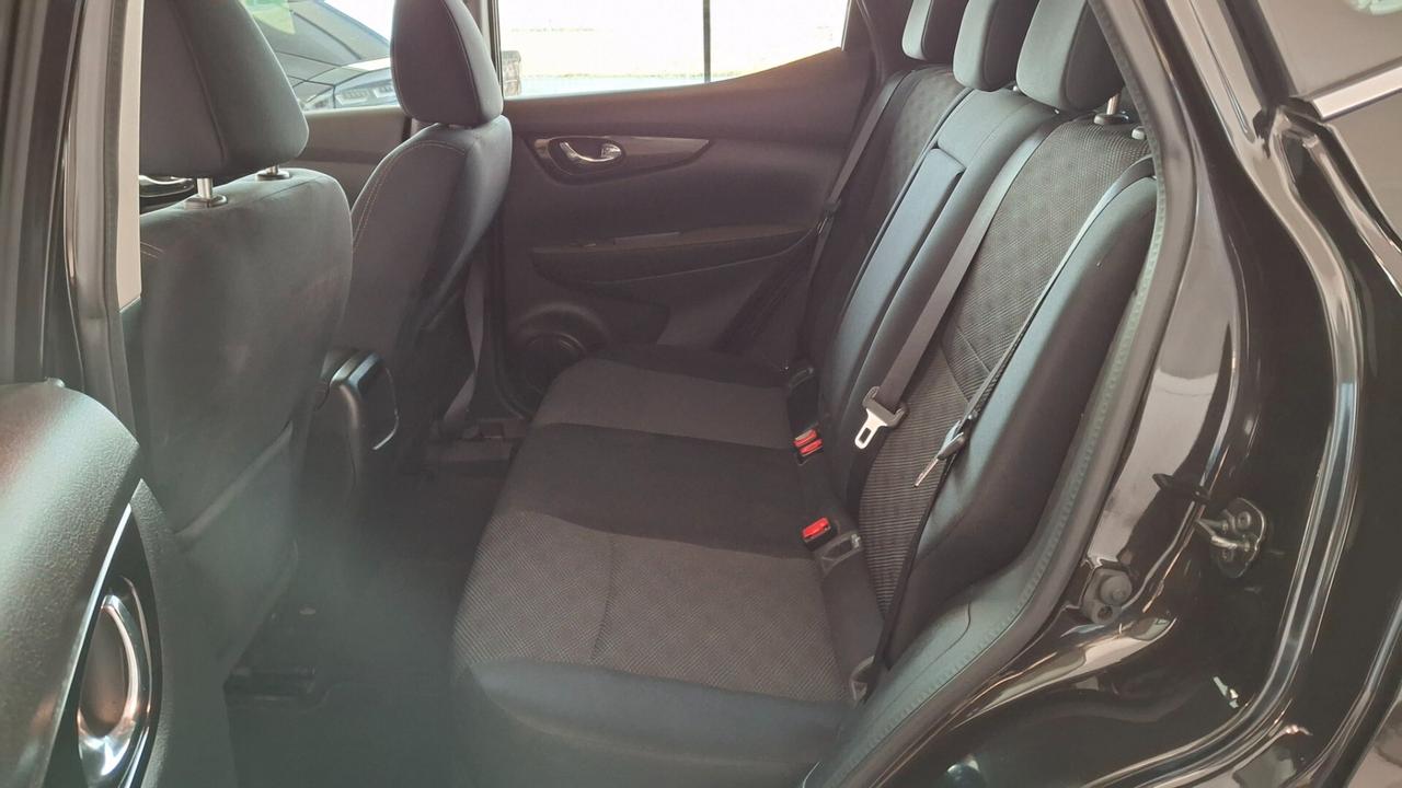 Nissan Qashqai 1.5 dCi N-Connecta