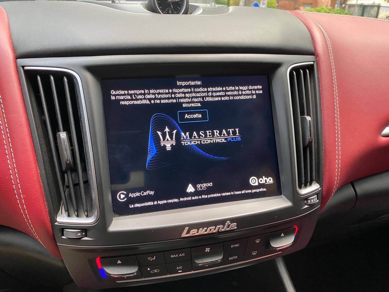 Maserati Levante 3.0 V6 275cv AWD Granlusso AUTO - 99.000KM!!!