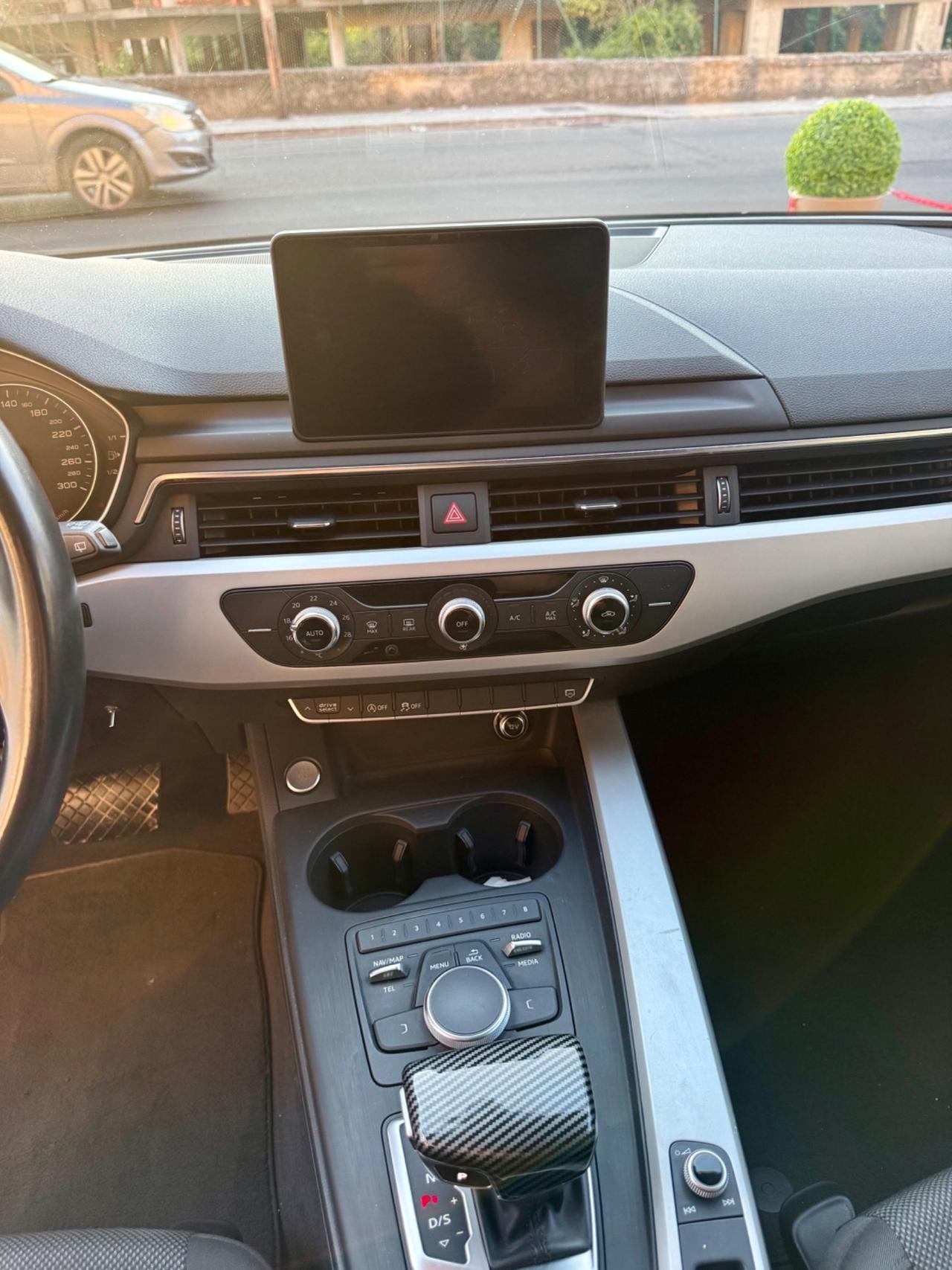 Audi A4 Avant 2.0 TDI 190CV ultra S tronic Design