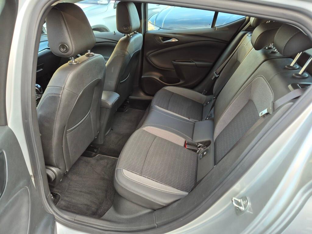 Opel Astra 1.5 CDTI 105 CV BERLINA 5 porte