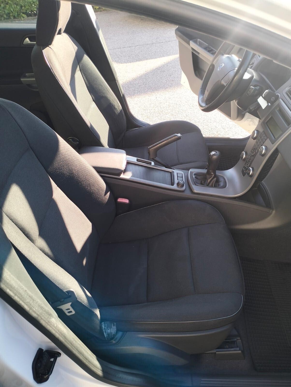 Volvo V50 DRIVe POLAR 1.6 d KM 228.000