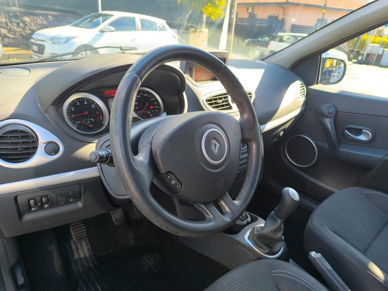 Renault Clio 1.2 16V 5 porte Luxe