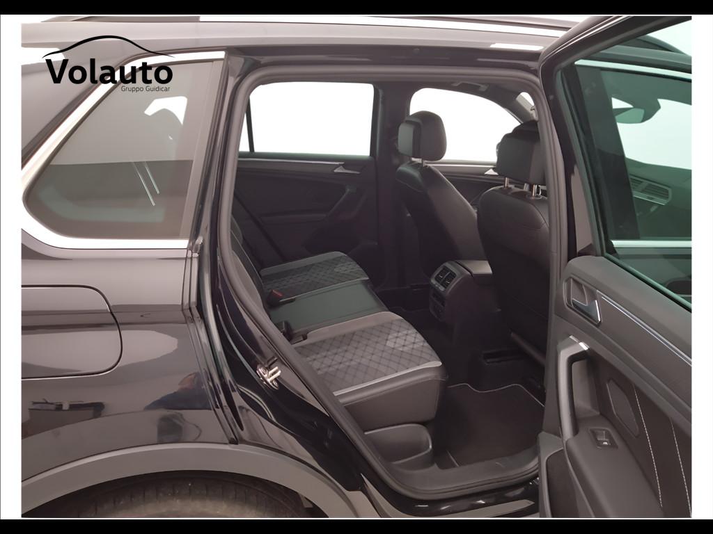 VOLKSWAGEN Tiguan II 2021 - Tiguan 2.0 tdi R-Line 150cv dsg
