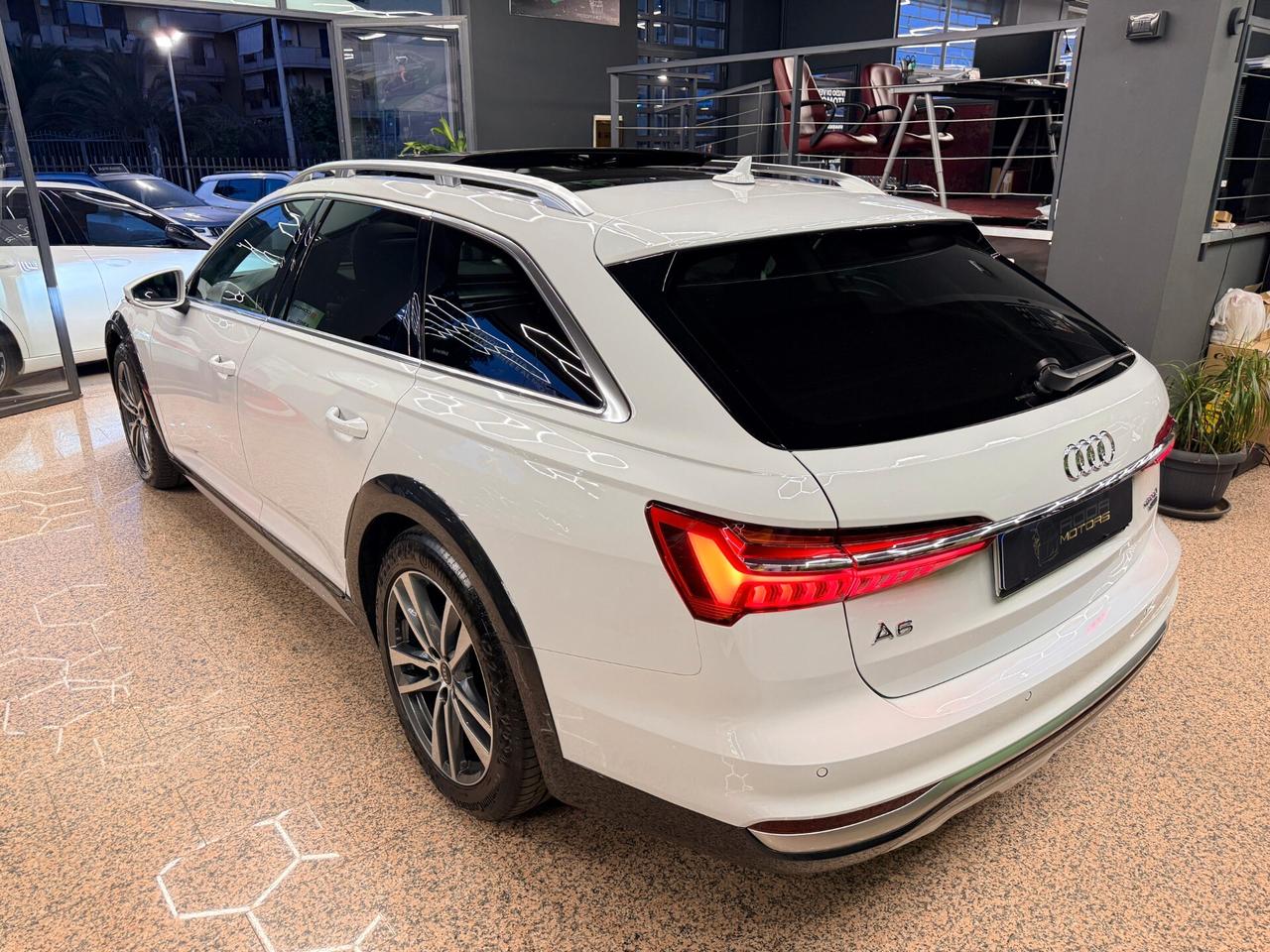 Audi A6 allroad 45 TDI 3.0 quattro S tronic Business Advanced