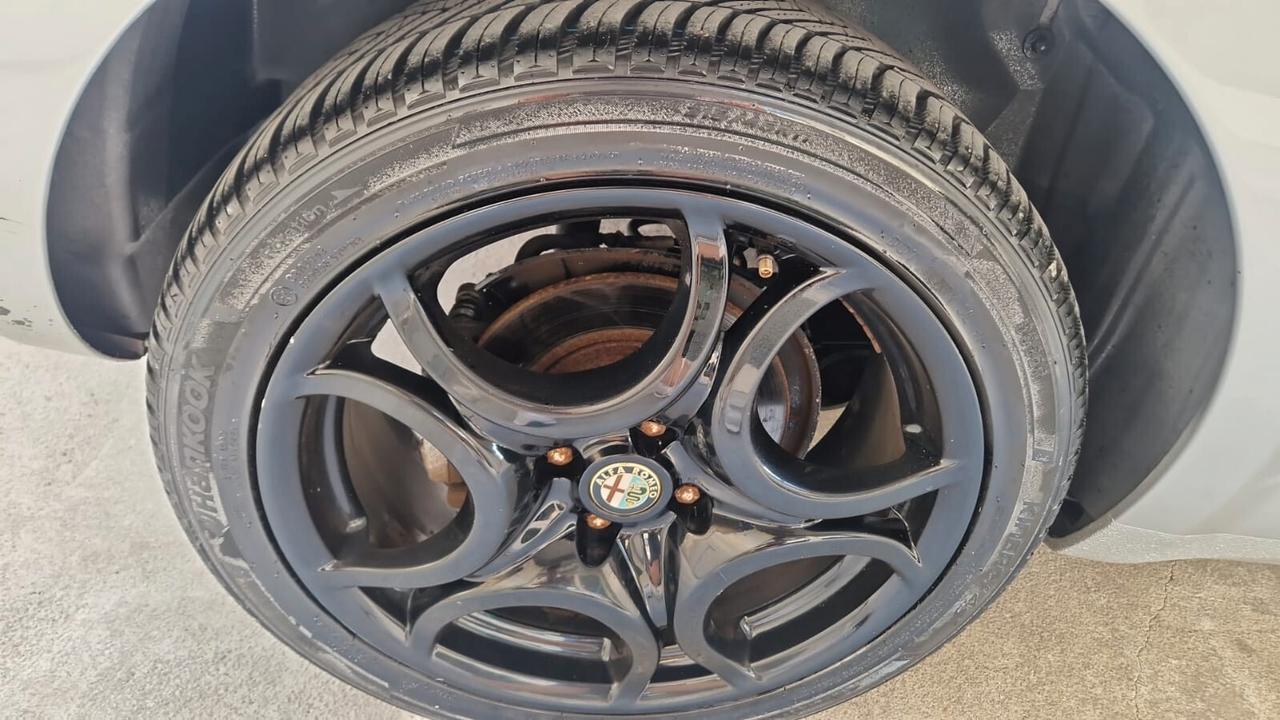 Alfa Romeo MiTo 1.3 JTDm-2 95 CV S&S Distinctive Premium Pack