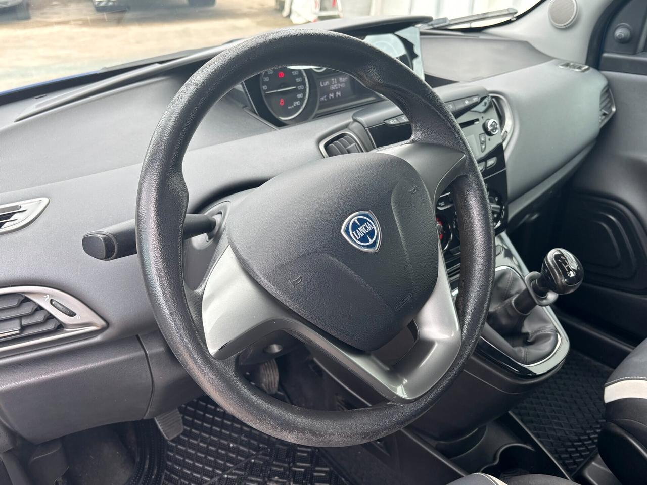 Lancia Ypsilon 1.2 69 CV 5 porte Elefantino