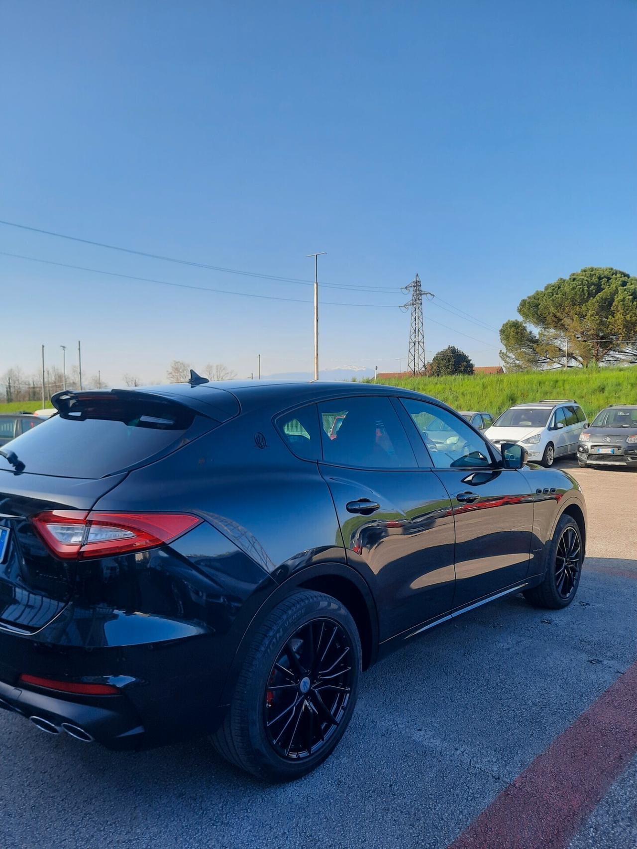 Maserati Levante V6 Diesel Q4 AWD Granlusso IVA DETRAIBILE