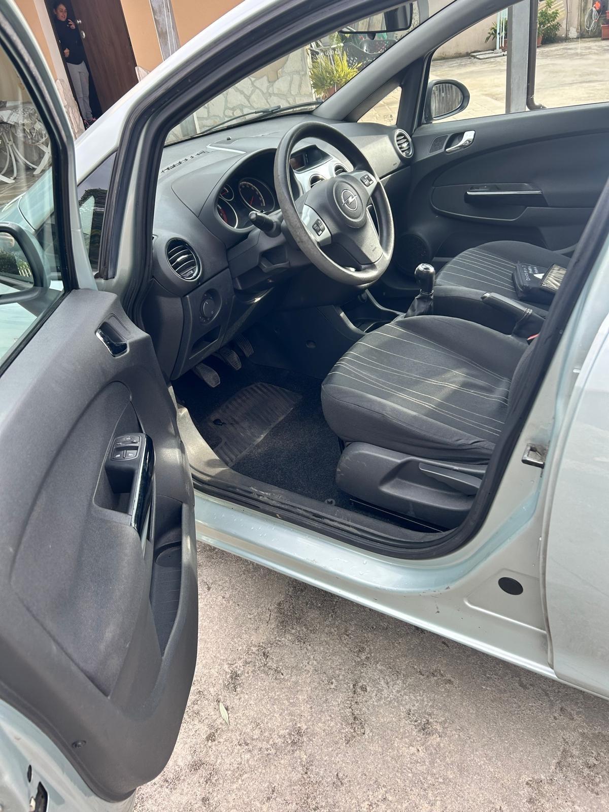 Opel Corsa 1.2 5 porte Cosmo
