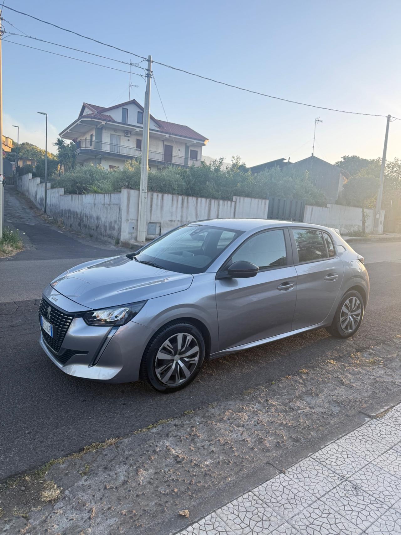 Peugeot 208 PureTech 75cv