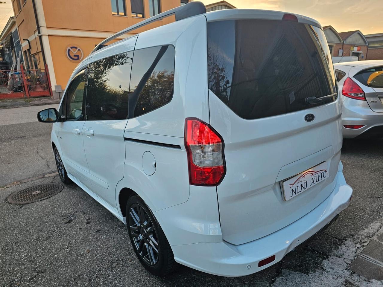 Ford Tourneo Courier 1.5 TDCi 100cv Sport*S&S*Navi*Pdc*Euro6*