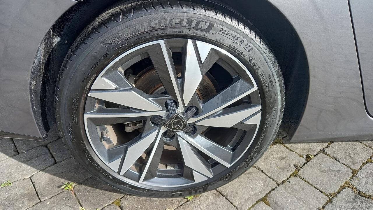 Peugeot 308 BlueHDi 130 S&S EAT8 SW Allure