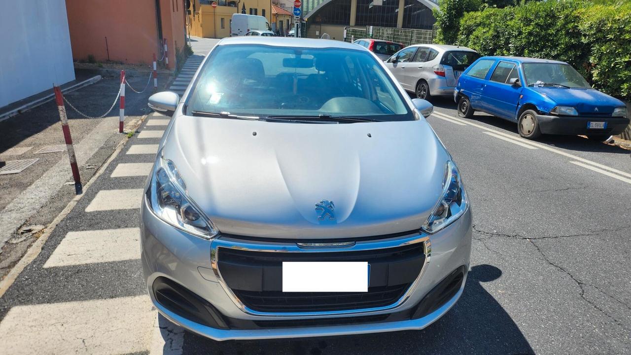Peugeot 208 BlueHDi 75 5 porte Allure