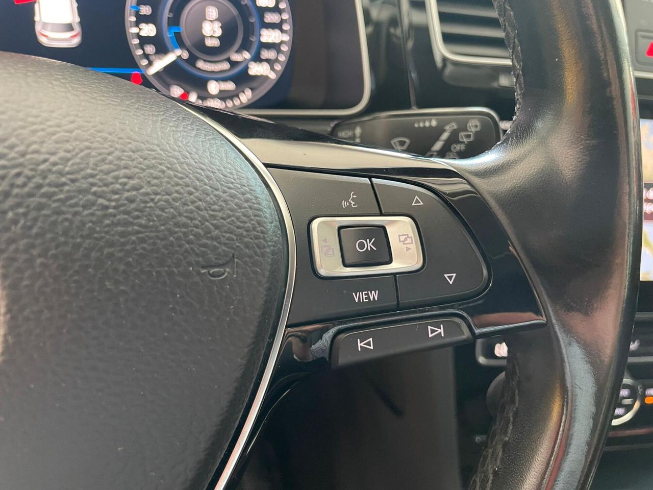 VOLKSWAGEN GOLF 7.5 1.6tdi *COCKPIT-LED*